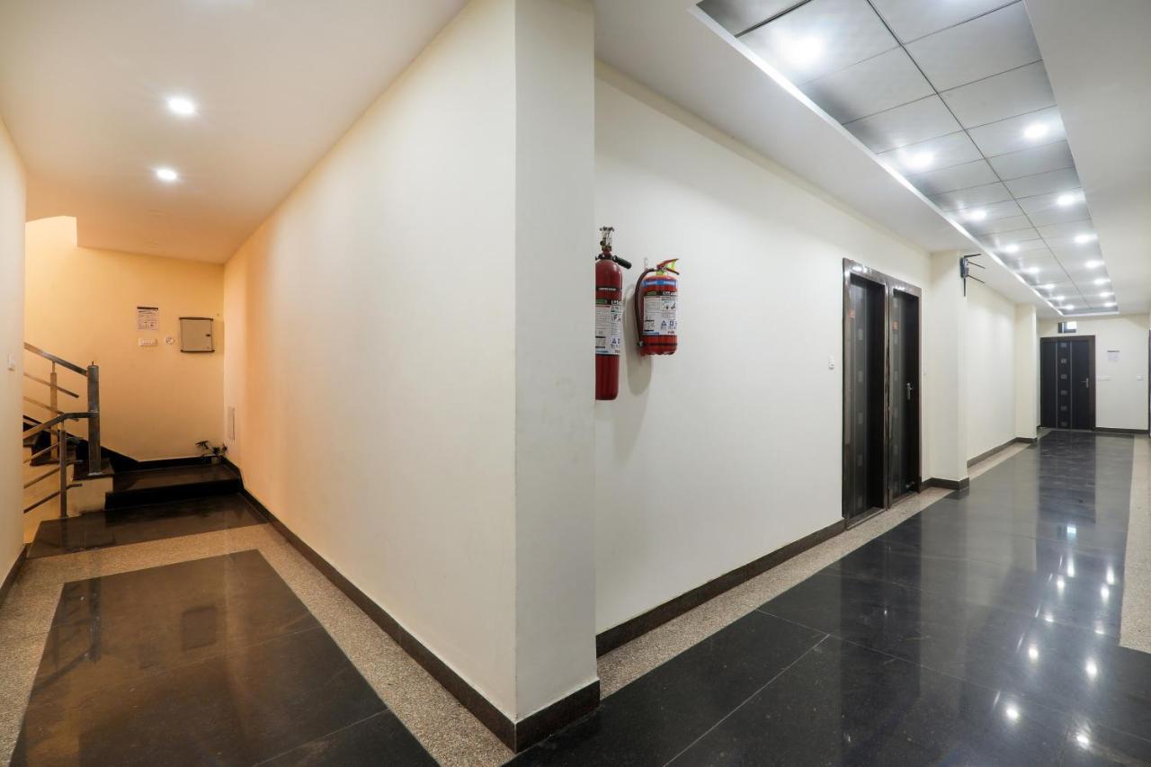 ホテル Oyo Flagship Krishna Regency Near Chaudhary Charan Singh International Airport Bijnaur エクステリア 写真