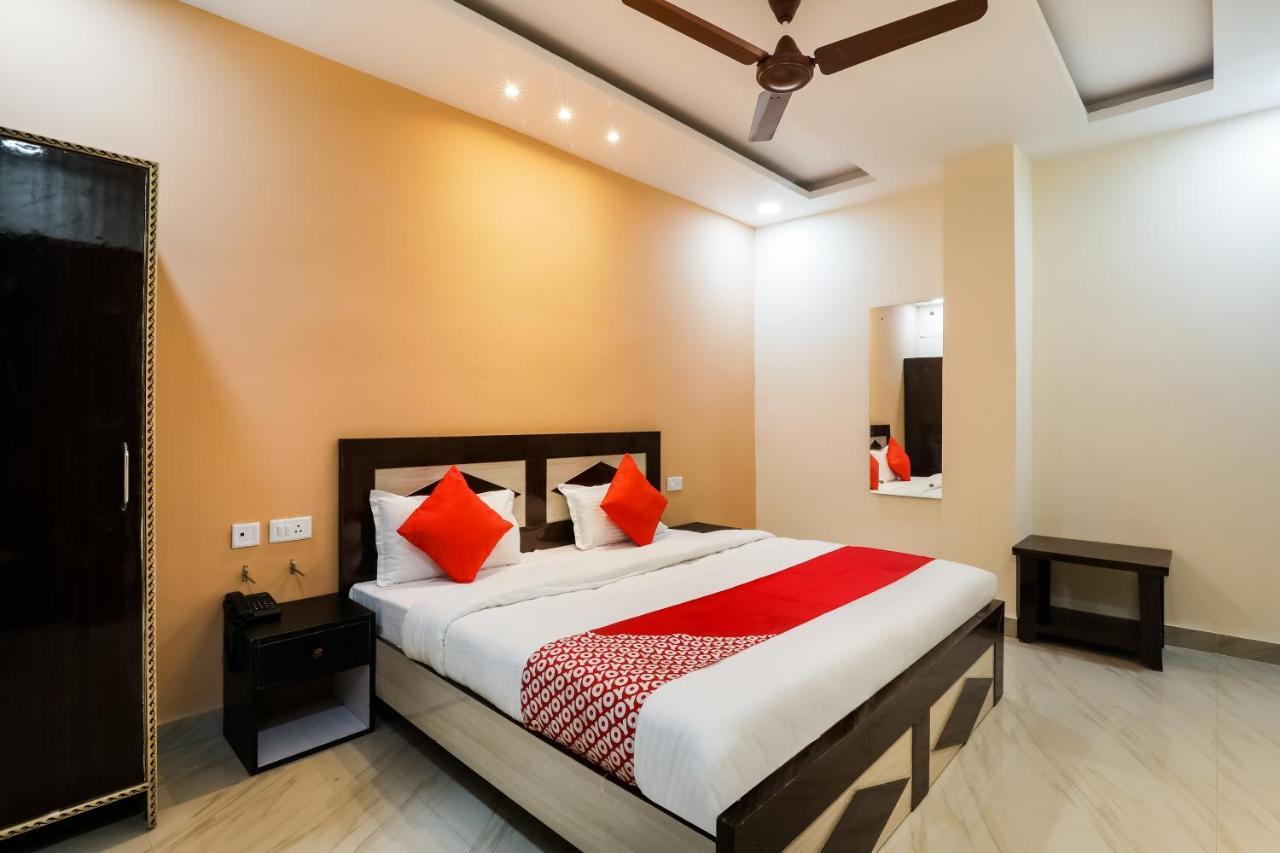 ホテル Oyo Flagship Krishna Regency Near Chaudhary Charan Singh International Airport Bijnaur エクステリア 写真
